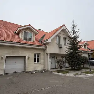 Сэлбэ хотхонд 216м2 таунхаус, Улаанбаатар — Сүхбаатар — 7-р хороо