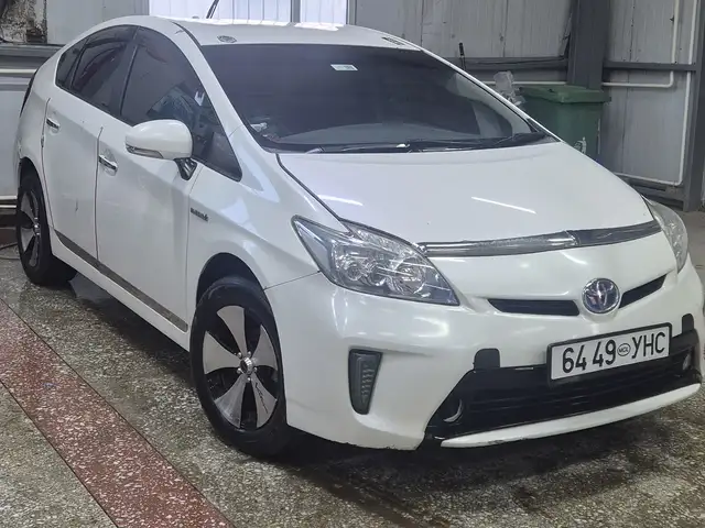 Toyota Prius 30