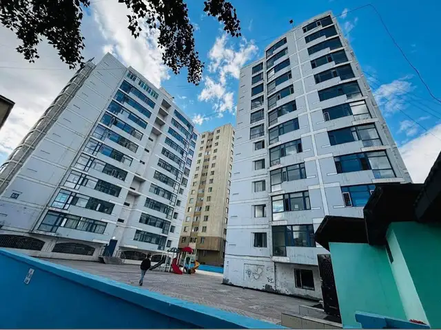 Хотын төвд улсын их дэлгүүрийн ард 104.57 мкв 3 өрөө орон сууц, Улаанбаатар — Сүхбаатар — 3-р хороо