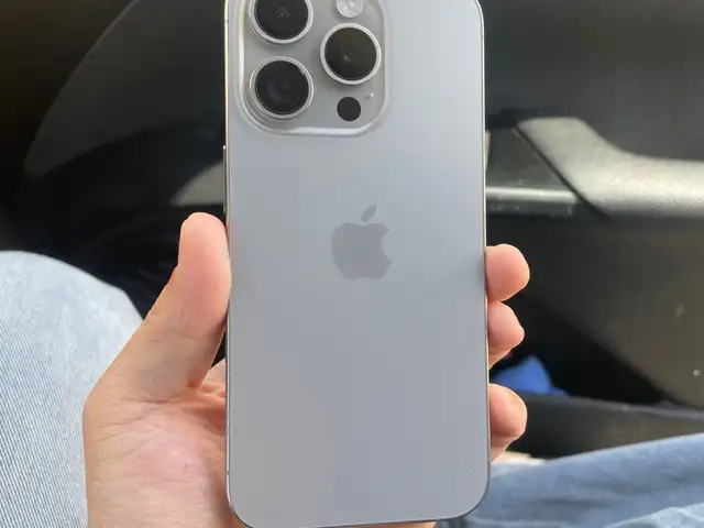 Apple iPhone 15 Pro, 128 gb, Natural Titanium, Улаанбаатар — Хан-Уул — Яармаг