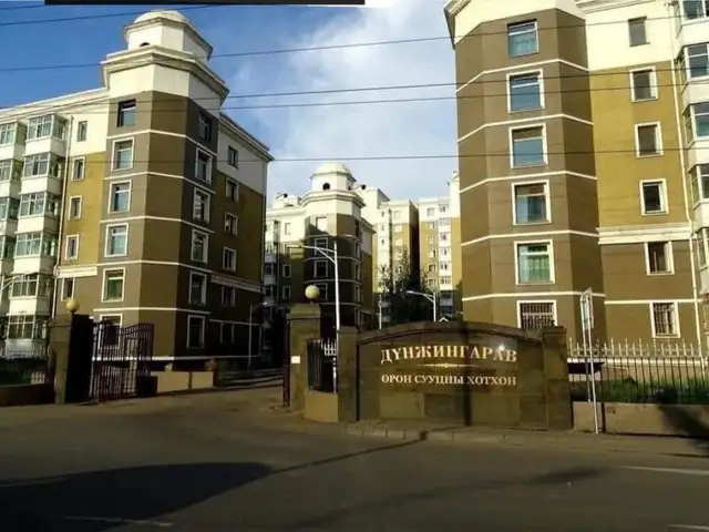 Бзд 26 хороо Homeplaza zvvn tald 6 dawhar bairand 4 oroo bair 105mkv, Улаанбаатар — Баянзүрх — 36-р хороо