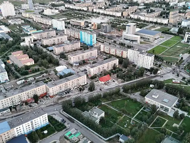 Дархан хот 1 давхарын үйлчилгээний талбай, Дархан-Уул