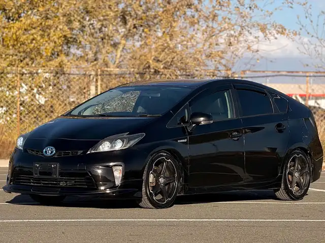 Toyota Prius 30