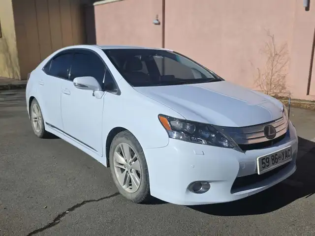 Lexus HS