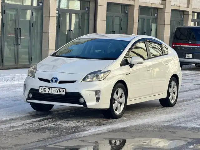 Toyota Prius 30