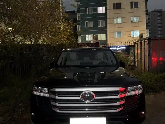 Toyota Land Cruiser 300