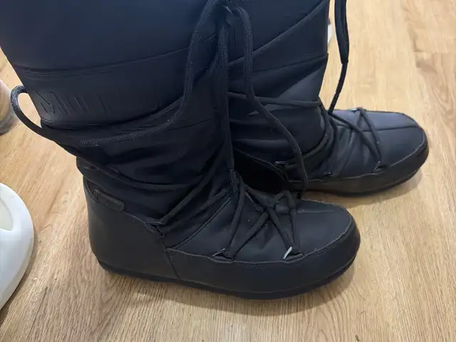 Moon boot emegtei uvliin gutal 36raz, Улаанбаатар — Хан-Уул — Яармаг