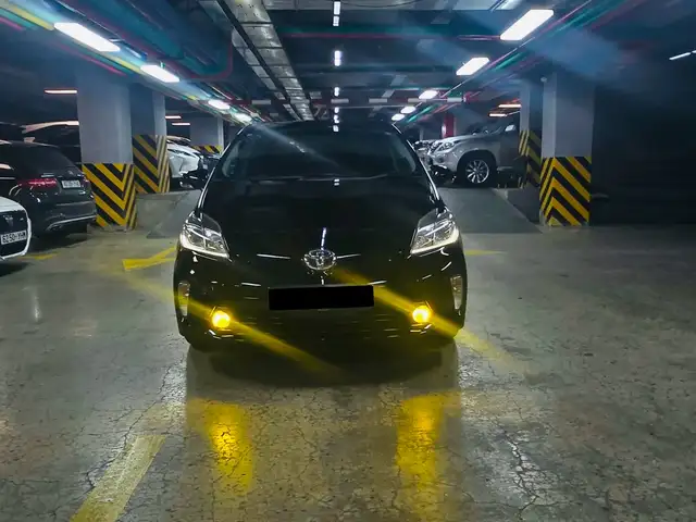 Toyota Prius 30