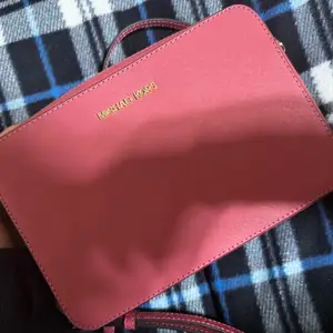 Michael kors jet set large ew crossbody цүнх, Улаанбаатар — Баянзүрх — Зүүн 4 зам