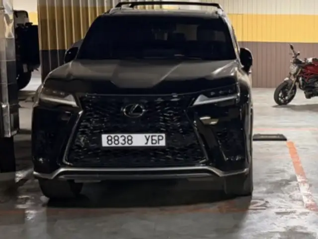 Lexus LX 600