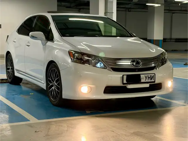 Lexus HS
