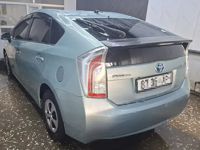 Toyota Prius 30