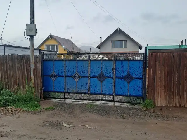 Сбд 13р хороо ногоон талбай 6р гудамж 40тоот хашаа байшин, Улаанбаатар — Сүхбаатар — 13-р хороо