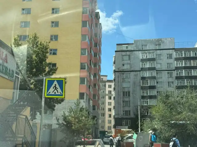 Натур төвийн урд 2 өрөө байр 48м2, Улаанбаатар — Баянзүрх — 13-р хороолол
