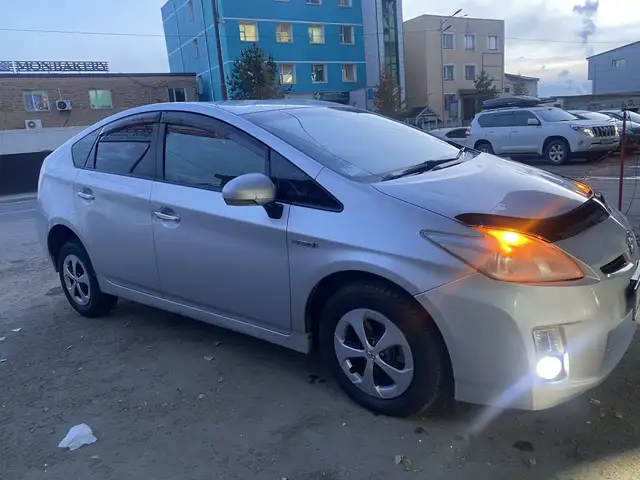 Toyota Prius 30