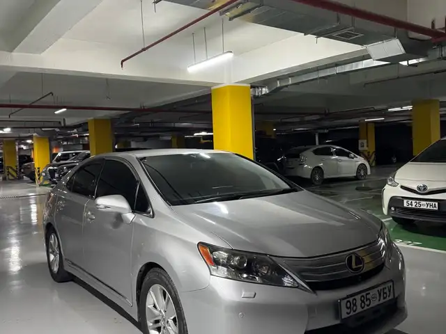 Lexus HS