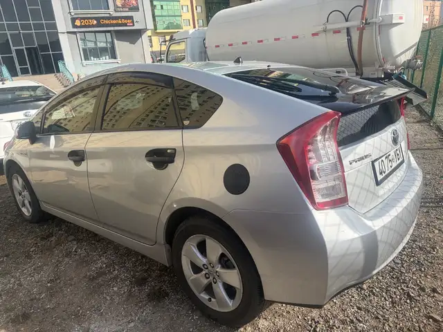 Toyota Prius 30