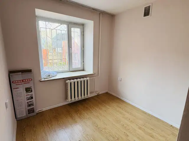 Төмөр замд 1 өрөө 35m2, Улаанбаатар — Баянгол — Төмөр зам