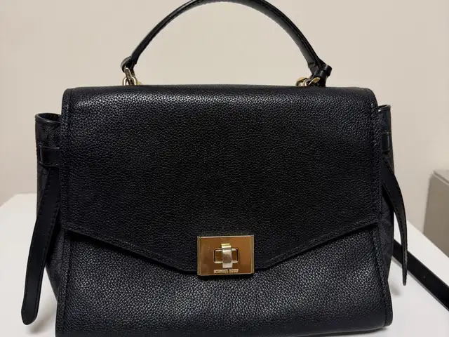 Orig michael kors arisan zagvar tsun, Улаанбаатар — Баянзүрх — Натур худалдааны төв