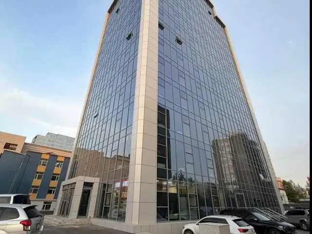 Хотын төвд улаанбаатар их дэлгүүрийн баруун урд талд gd plaza д оффис 145мкв, Улаанбаатар — Сүхбаатар — 1-р хороо