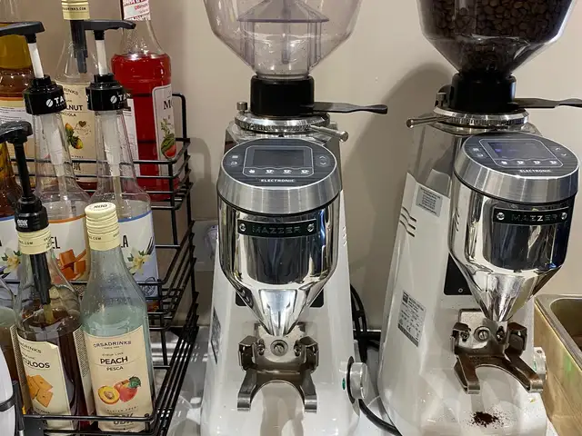 Mazzer kony s electronic, Улаанбаатар — Хан-Уул — Zaisan luxury village