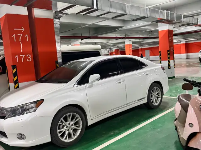 Lexus HS