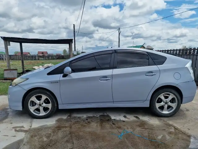 Toyota Prius 30