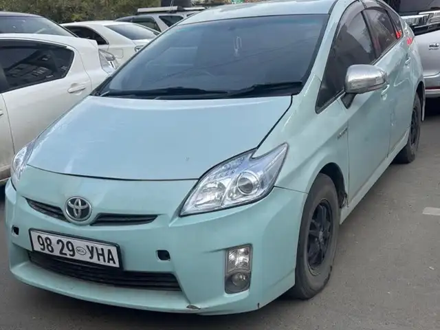 Toyota Prius 30