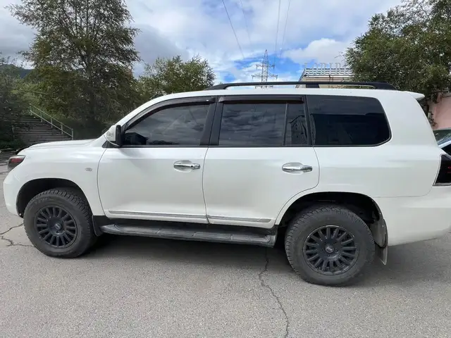 Toyota Land Cruiser 200