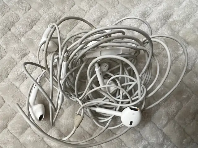 Iphone утастай чихэвч, Улаанбаатар — Баянзүрх — Нохойтой хөшөө