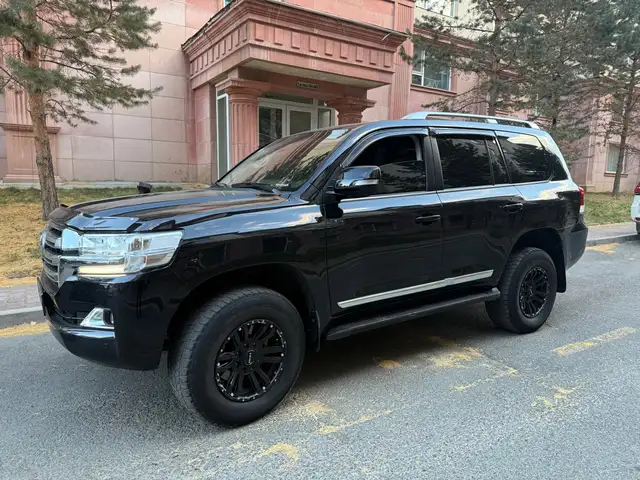 Toyota Land Cruiser 200