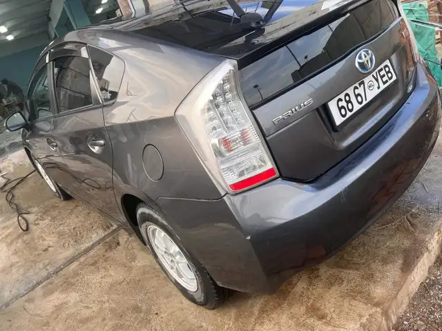 Toyota Prius 30