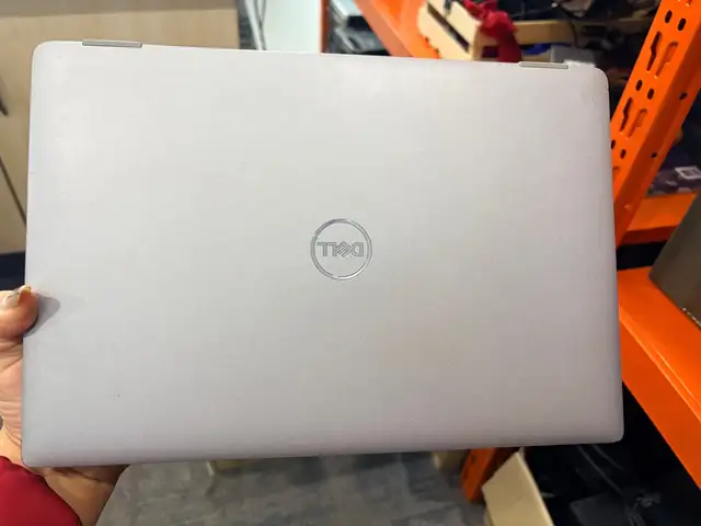 Dell 17", Intel Core i7, 32 GB RAM, Улаанбаатар — Сүхбаатар — 1-р хороо