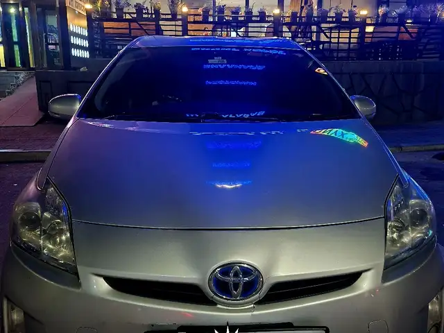 Toyota Prius 30