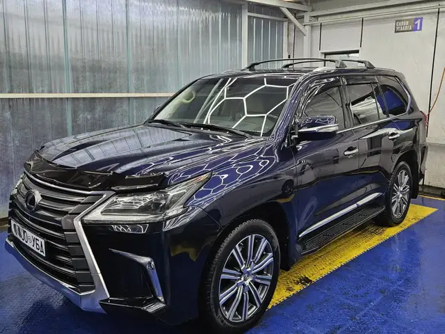 Lexus LX 570