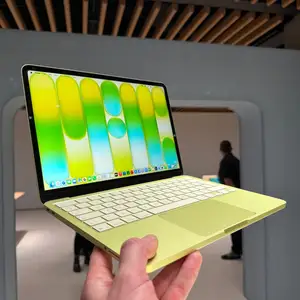 Apple 13", Улаанбаатар — Сүхбаатар — 100 айл