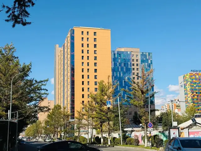 Хотын төвд, metro mall-н хажууд gem castle хотхонд 75мкв 3 өрөө бүрэн тавилгатай, Улаанбаатар — Сүхбаатар — 6-р хороо