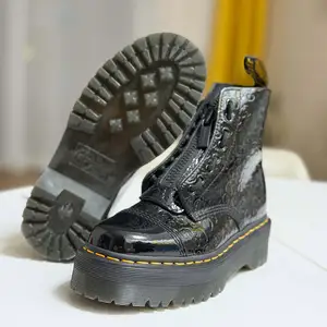 Dr martens гутал, Улаанбаатар — Баянзүрх — 26-р хороо