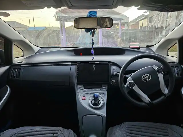 Toyota Prius 30