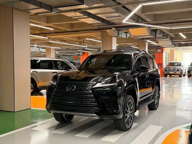 Lexus LX 600