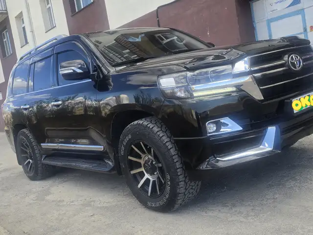 Toyota Land Cruiser 200