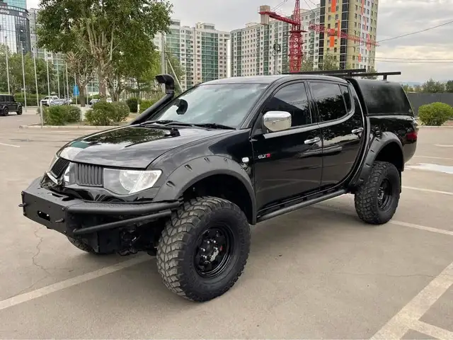 Mitsubishi L200