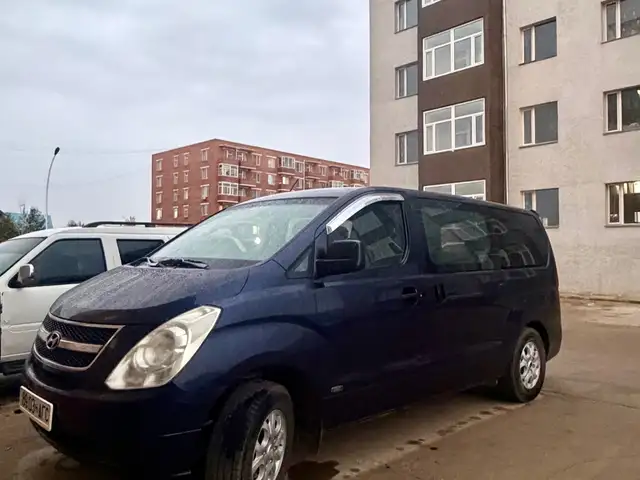 Hyundai Starex