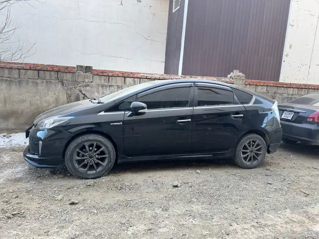 Toyota Prius 30