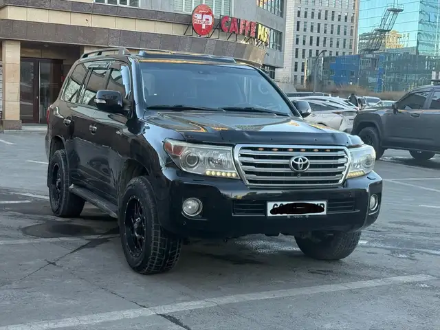 Toyota Land Cruiser 200