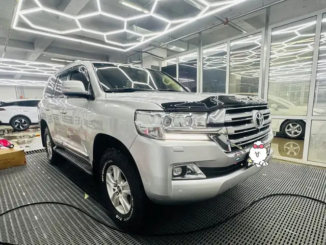 Toyota Land Cruiser 200