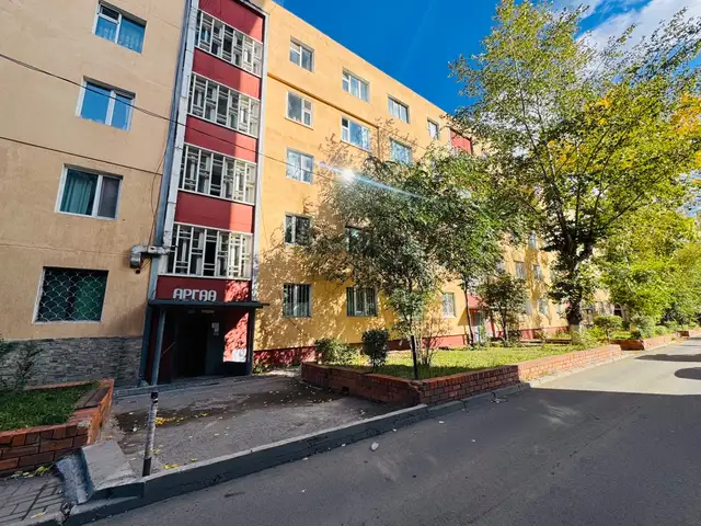 1-р сургуулийн урд 4-р байранд бүрэн тавилгатай 2 өрөө 29м2 байр, Улаанбаатар — Сүхбаатар — Баянгол зочид буудал