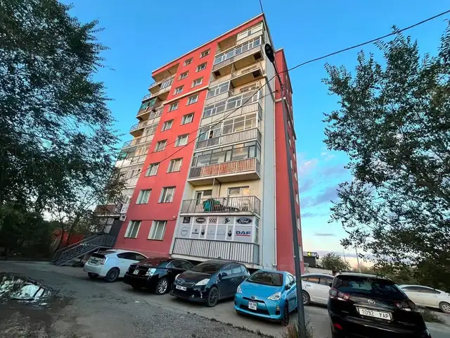Бгд, 20-р хороо, 5 шарын энхжин худалдааны төвийн замын урд 68.2 мкв 3 өрөө, Улаанбаатар — Баянгол — 20-р хороо