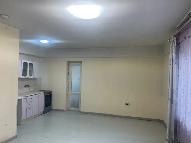 Хотын төвд 1 давхрын 35м.кв байр үйлчилгээний зориулалттай, Улаанбаатар — Чингэлтэй — 2-р хороо