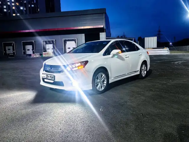 Lexus HS